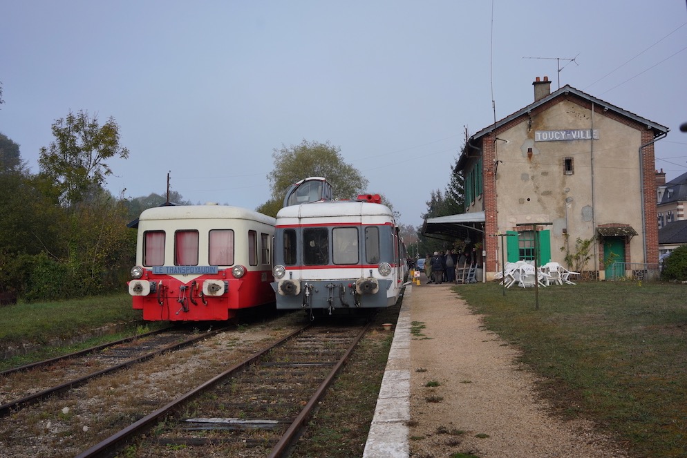 Départ en gare de Toucy la Ville