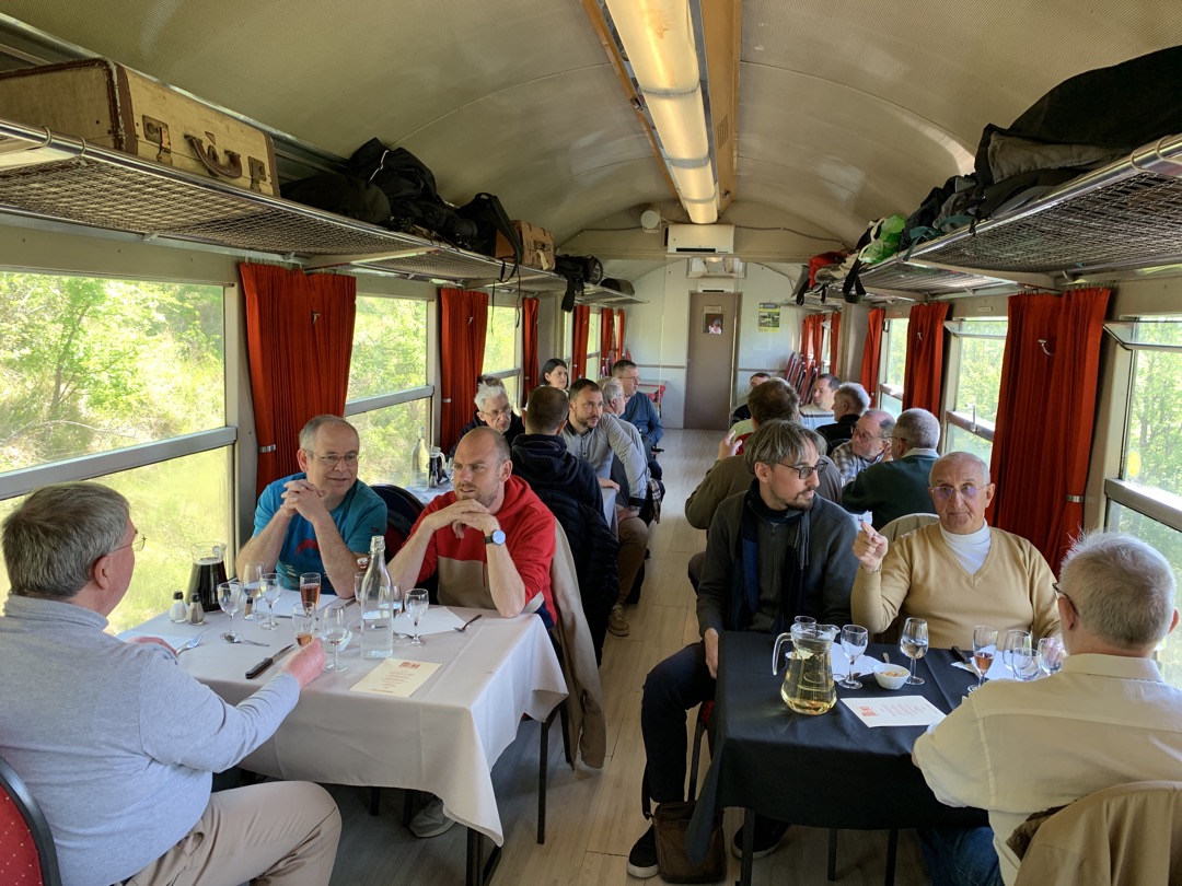 Le groupe du COPEF en voiture restaurant (2)