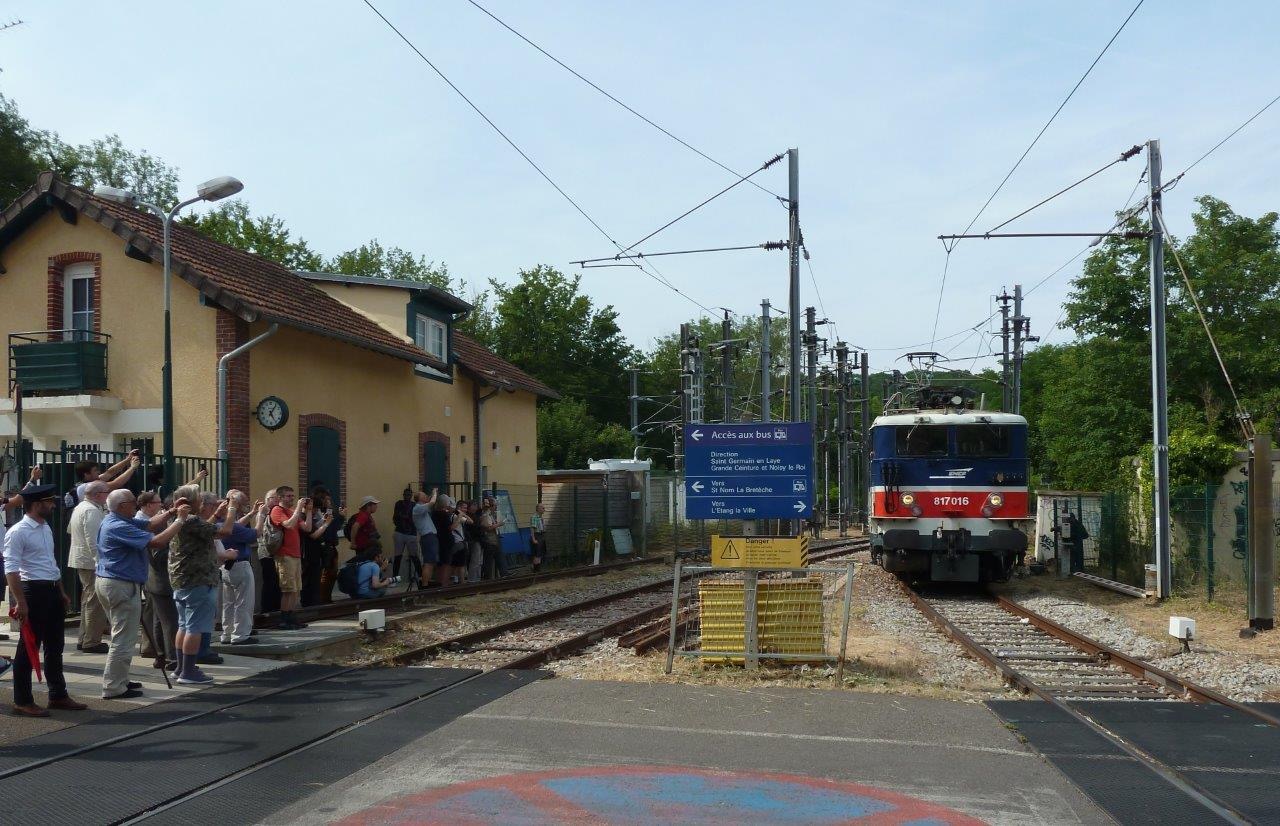 St-Nom la Bretèche : terminus et remise en tête